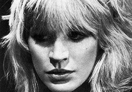 Marianne Faithfull, la voz rota del pop británico